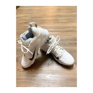 NIKE Alpha Fast Flex White Football Cleats